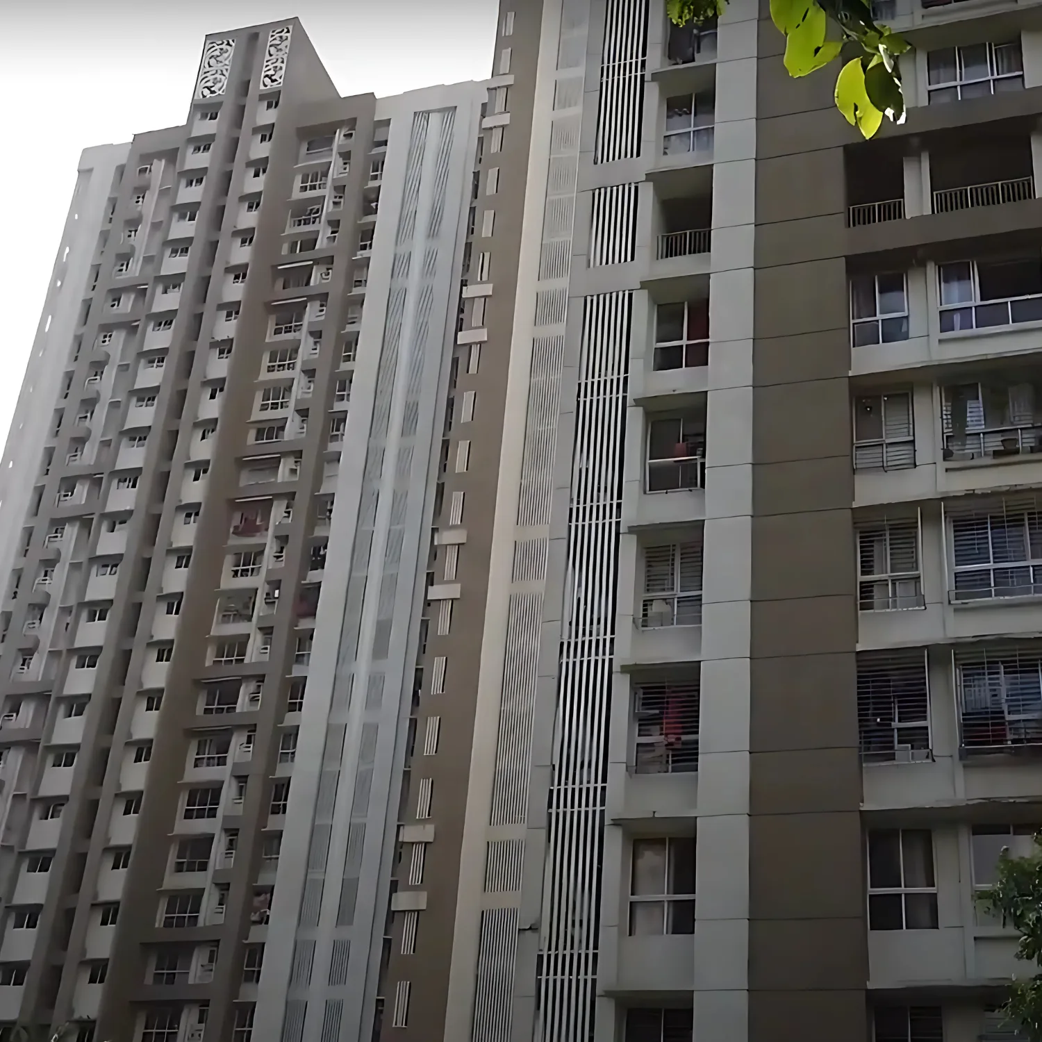 Lodha Amara project - High-performance thermal break window profiles.
