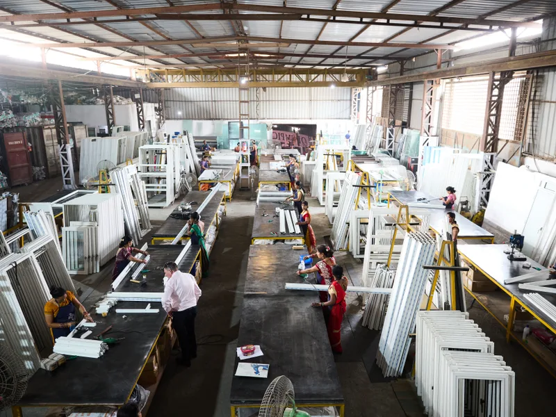 Finished window pane packaging and dynamic sorting lines.
